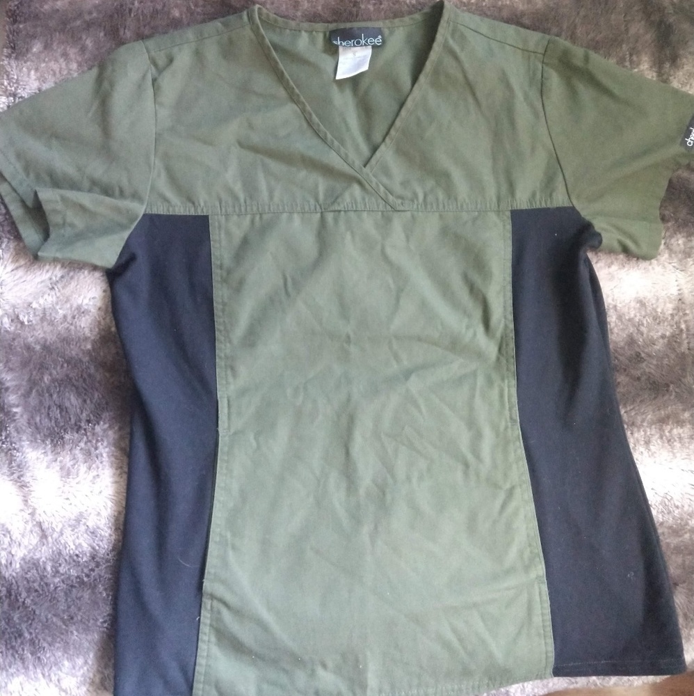 *SOLD*Cherokee Womens Scrub Top with Front Pocket